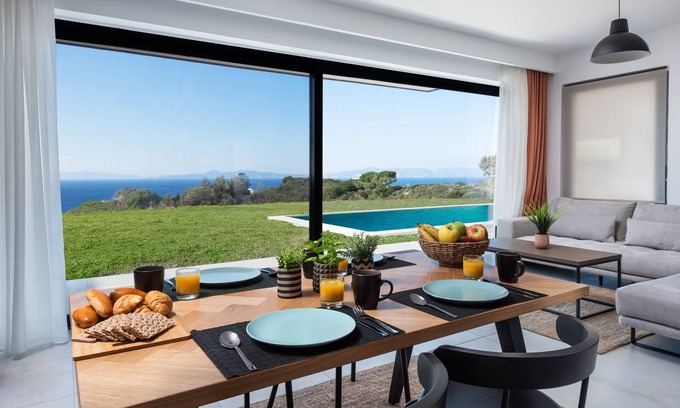 Petaloudes Apartment | Aquarama Pool Apts - Ioli