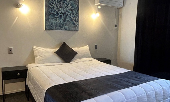 Hamilton North Hotel | Aquarious motor inn