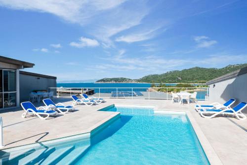Nelly Bay Apartment | Aquatic Dreaming at 1 Bright Point, Nelly Bay Magnetic Island