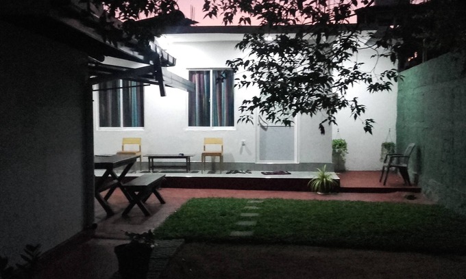 Negombo Bed & Breakfast | Araliyawhitehouse in negombo city