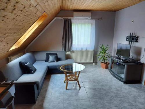 Badacsonytomaj Apartment | Aranykagyló Nyaralóház