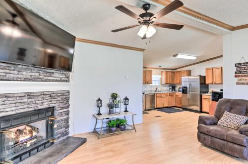 Minnesott Beach House | Arapahoe Home with Fireplace Near Deer Hunting