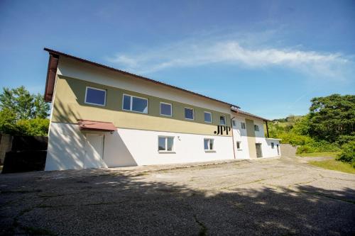 Gersdorf an der Mur Hotel | Arbeiterunterkunft in Spielfeld-Straß - Voll ausgestattete Zimmer mit Top-Anbindung