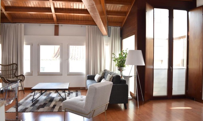 Principe Real Apartment | Architect-Designed Loft in a Historic Hilltop Neighborhood