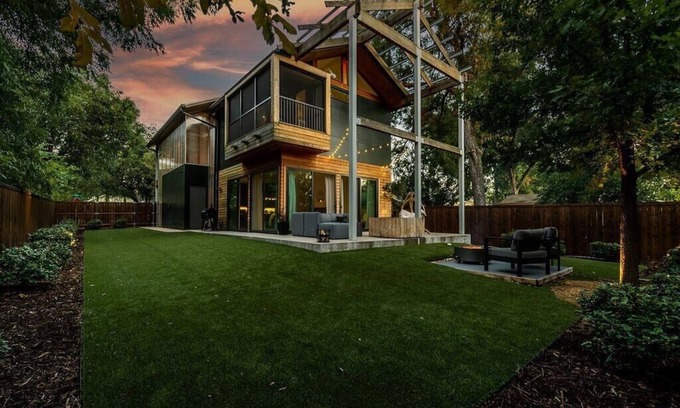 Knox - Henderson House | Architecturally unique luxury home in Dallas