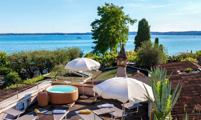 Sirmione Old Town House | Arcimboldo House 2+2, Emma Villas
