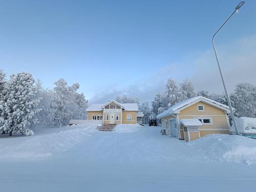 Kemijarvi Villa | Arctic Lakeside Villa