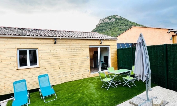 Saint-Bres House | Ardèche border chalet