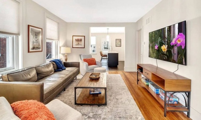 Ardmore House | Ardmore GEM steps away from shopping, dining, etc.