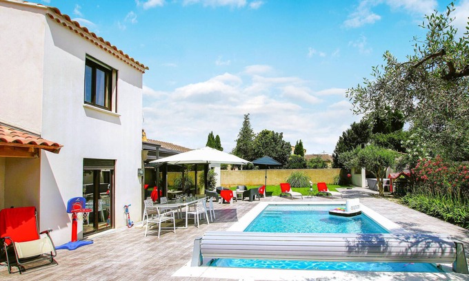 Graveson House | Are you dreaming of a luxurious Provence vacation in a modern atmosphere?