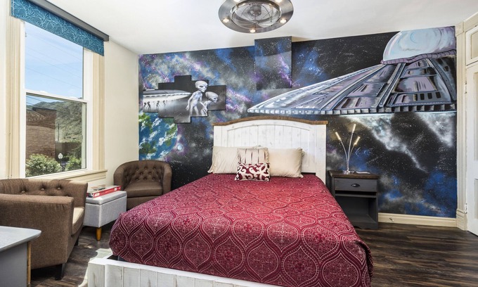 New Castle Apartment | Area 51 Suite at The Ore House Inn