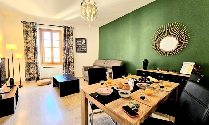 Nimes City Centre Apartment | Arena - view of the Arena