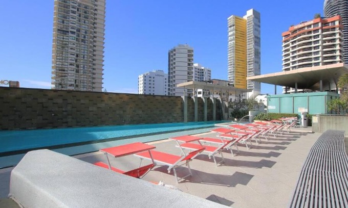 Broadbeach Apartment | Aria 1302