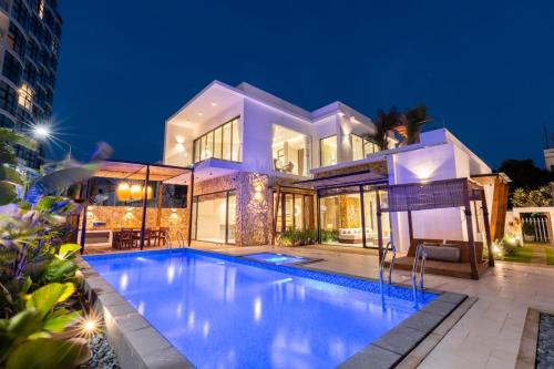 Vung Tau Villa | ARIA VUNG TAU RESORT- near beach