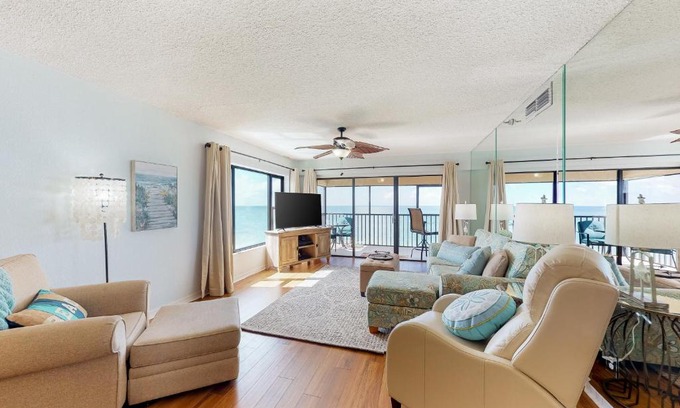 Madeira Beach Apartment | Arie Dam 301