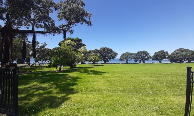 Snells Beach Apartment | Ariki beachfront apartment