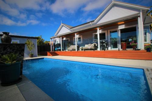 Rotorua House | AristaAir- Poppies Luxury Villa