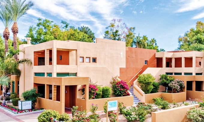 Paradise Valley Village Condo | Arizona's Luxury Golf and Condo Resort