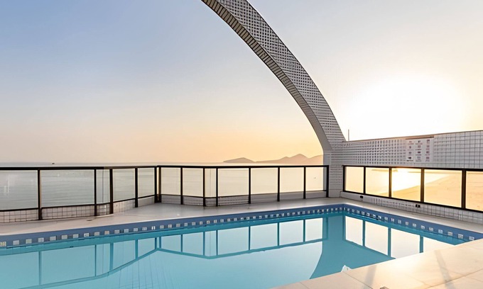 Boqueirao Apartment | ARK Houses - Flat Beira-Mar com Piscina