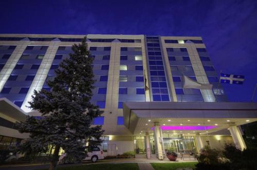Saint-Laurent Hotel | Armon Plaza Montreal Airport