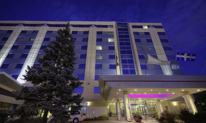 Saint-Laurent Hotel | Armon Plaza Montreal Airpt, Trademark Collection by Wyndham