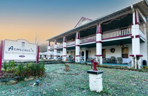 Red Boiling Springs Hotel | Armour's Hotel & Spa