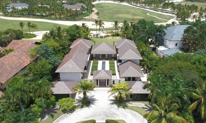 Punta Cana Villa | Arrecife 55 - Dramatic luxury villa with golf and ocean view