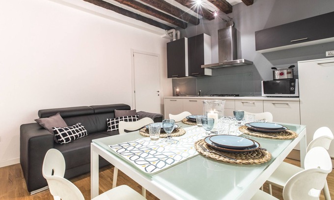 Castello Apartment | Arsenale Design Apartment R&R