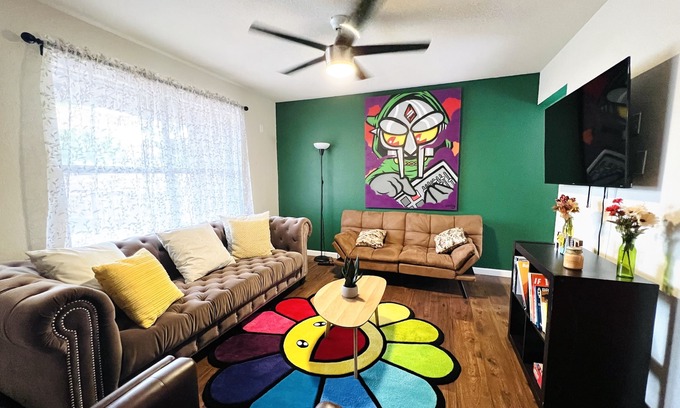Great Northwest House | Art Haus.