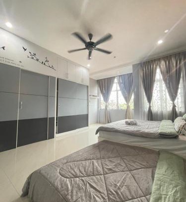 Teluk Intan House | Art Homestay 4 Bedrooms House by Mr Homestay