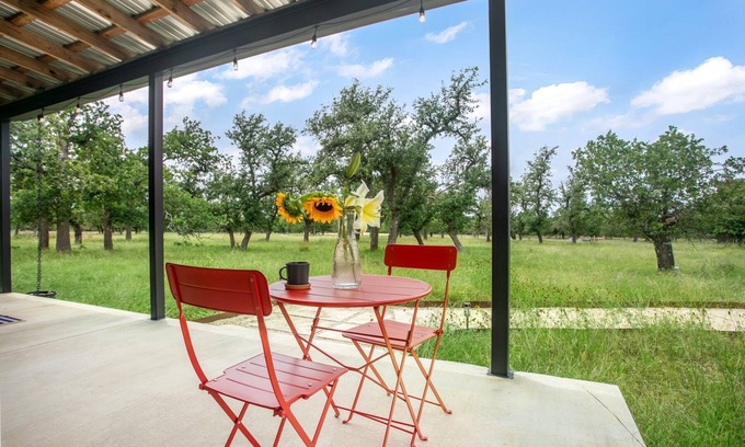 Fredericksburg Cottage | Art Ranch: O'Keeffe | 1/1, Gas Grill, Hill Country Ambience, Art Classes Available Onsite