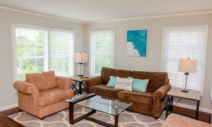Kessler Apartment | ART♥ State Fair Suite. Spacious 1 BR apartment