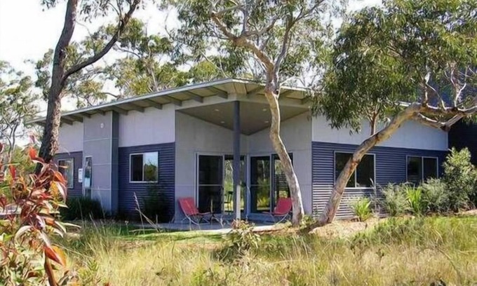 Worrowing Heights House | Arthouse Accommodation