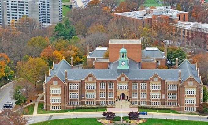 Downtown Baltimore Apartment | Artist Chateau Near Baltimore Symphony