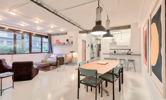 Pere Lachaise Apartment | Artist & Design Loft - 10 guests - 5min. walk from metro