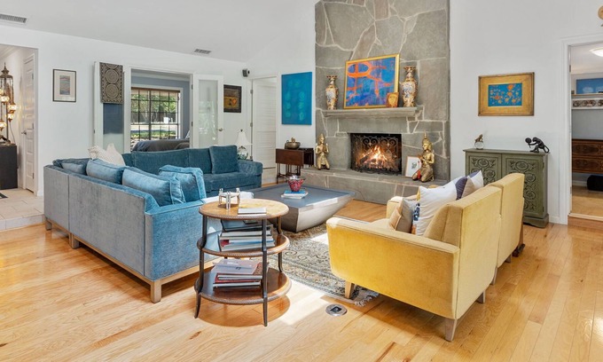 Onion Creek Meadows House | Artist's Paradise | 3BR w/Country Setting on Creek