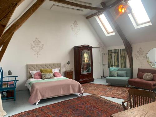 Foissac House | Artist Studio Gite
