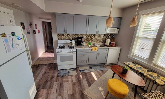 Lyons Apartment | Artistic/Boho and Cozy Space