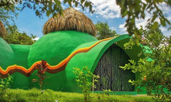 Montezuma House | Artistic dome in tropical garden