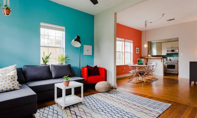 Chestnut House | Artsy, clean 2BD/1BT house near DT|Google|Backyard