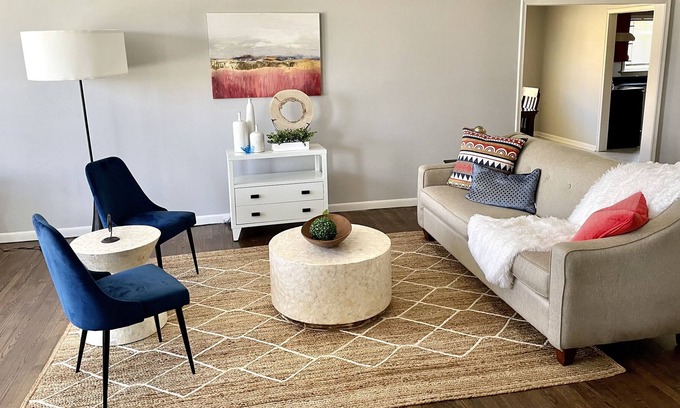 Missionary Ridge House | Artsy Ridgeside Retreat on Main St. - 5 mins from Downtown Chatt