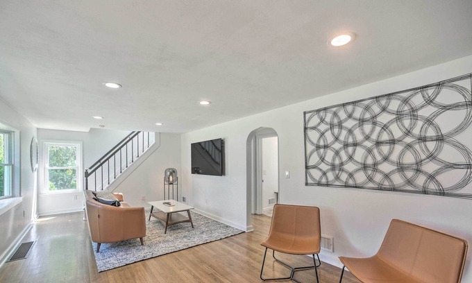Whitesboro House | Artsy Upstate Getaway w/ Huge Private Yard!