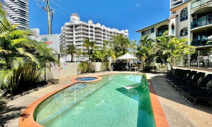 Broadbeach Apartment | Aruba Beach One-Bedroom Apartment in the heart of Broadbeach!