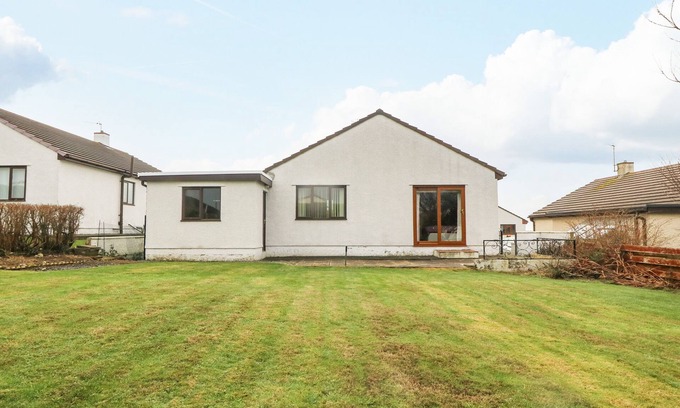 Holyhead Cottage | ARWELFA, pet friendly, country holiday cottage in Valley