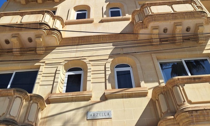 Xlendi Apartment | Arzella Apartments