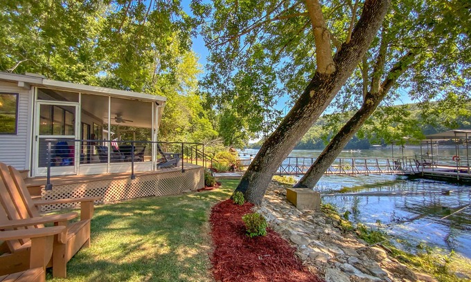 Cotter House | As close to the water as you can get! Updated and relaxing!