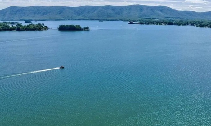 Smith Mountain Lake Condo | As Good As It Gets - great lakefront view!