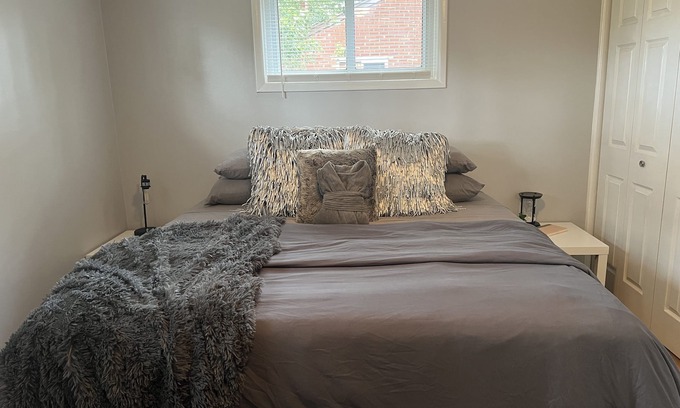 Oak Park House | Ascension Hospital 3 Mins Away| Perfect For Families| King Beds 1.5BA| FREE WIFI
