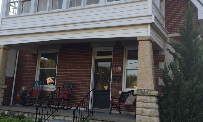 Hermann House | Ash Creek Guesthouse - Downtown Historic Hermann