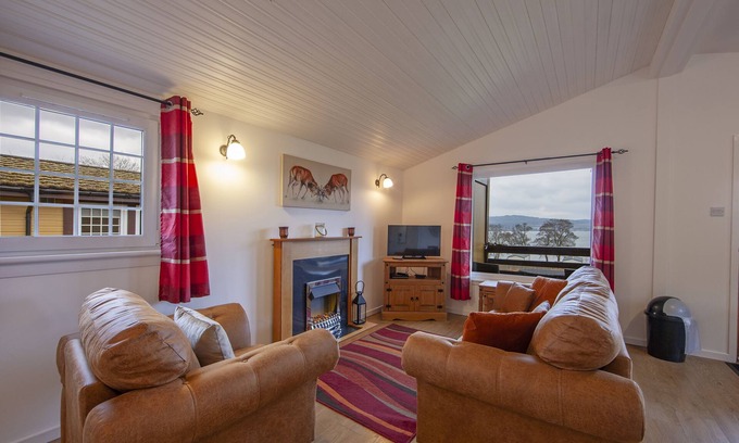 West Laroch Cottage | Ash Tree Lodge - sleeps 4 guests in 2 bedrooms